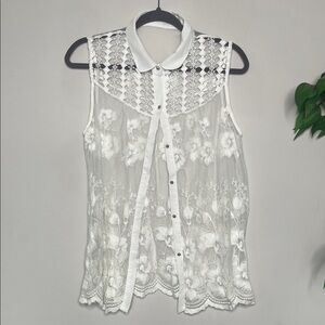 Louida Elegant White Lace Sleeveless Top